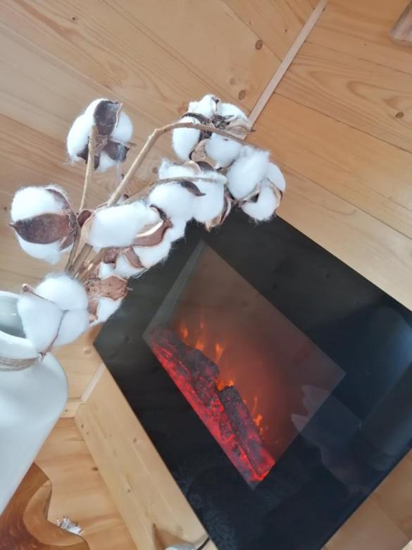 Le Studio Du Pressoir Gisay Экстерьер фото