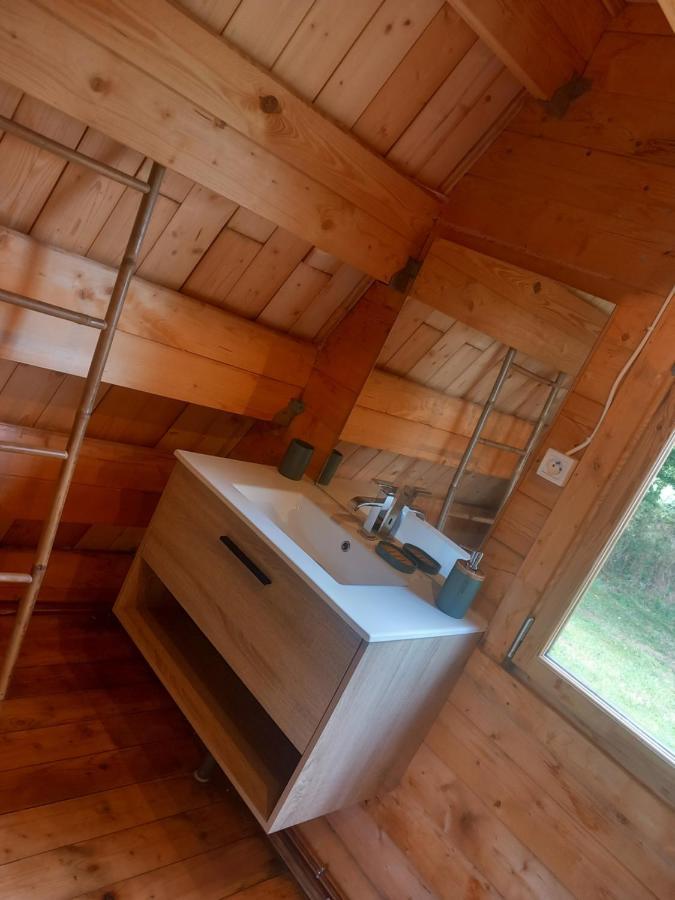 Le Studio Du Pressoir Gisay Экстерьер фото