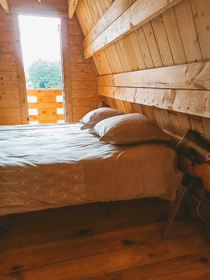 Le Studio Du Pressoir Gisay Экстерьер фото